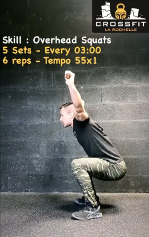 Exercices CrossFit sans matériel bas du corps overhead squat